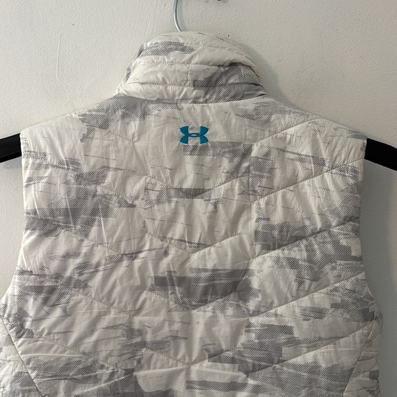Under Armour Puffer Vest Small White Camo Print Cold Gear Fitted Warm Winter - Picture 8 of 9